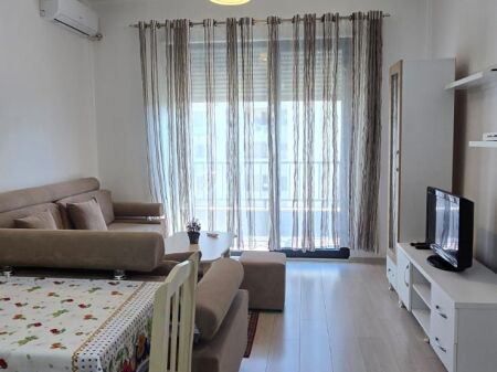 Appartamento 3+1+ Posto Auto in Affitto a Kinostudio Tirana