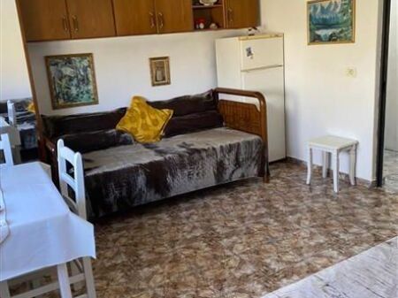 Studio apartment for rent at Bar Oslo in Brryl