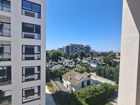Shitet Apartament 2+1+2 + Post Parkimi ne Golem te Mali i Robit