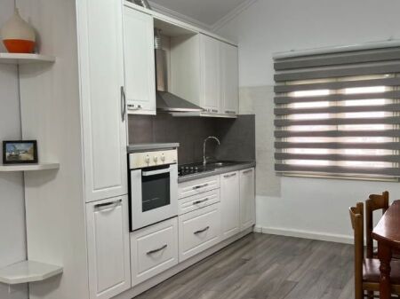 APARTAMENT 2+1. 40000 LEKE.QYTET STUDENTI.BIG MARKET