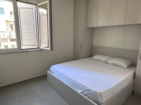 Jepet Me Qera Apartament 1+1+1 Ballkon