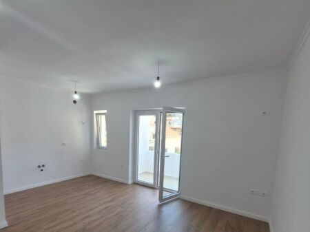 Apartment 1+1 for Sale – Thanas Ziko Street 300 meters above the “Partizani” High School