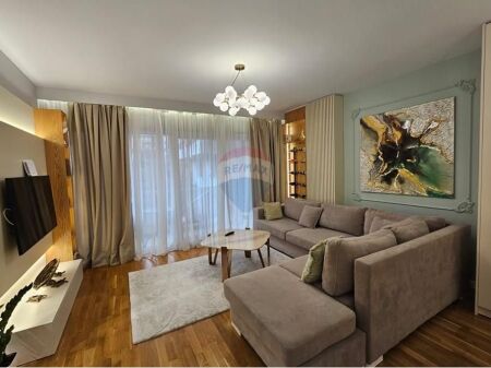 Apartament - Për Qira - Rruga e Barrikadave, Tiranë