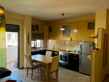 appartamento 1+1 in affitto – Via Shefqet Kuka, vicino al mercato ALDI