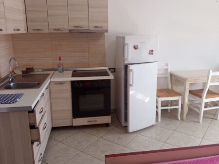 STUDIO APARTMENT 25000 LEKE.5 MAY, LOUNGE ROOM