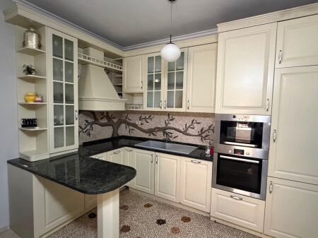 Apartment 1+1 for rent at Komuna e Parisit .