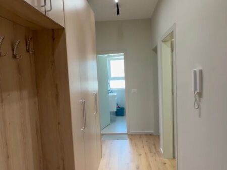 Apartament 1+1 me qira siper Maternitetit te Ri!