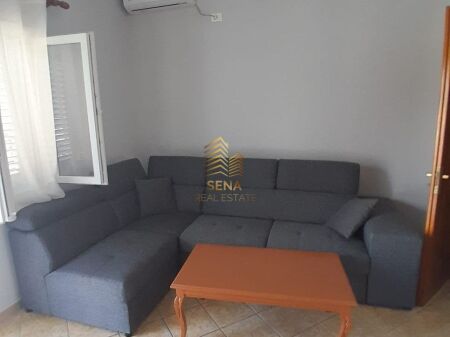 Rent, Private Entrance 1+1, at the end of Jordan Misja street, 35,000 Lek/Month