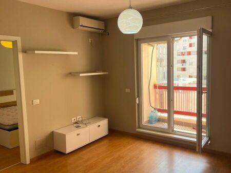 Jepet me qira apartament 1+1 në Kompleksin Magnest, 21 Dhjetori