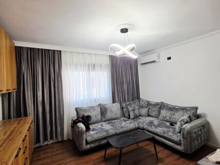 Appartamento 1+1 in affitto in Via Elbasani, vicino a Downtown One, Piramide.