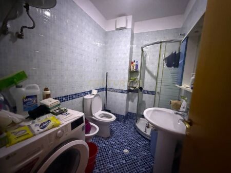 APARTAMENT 2+1+2 PER SHITJE PERBALLE RING CENTER,ZOGU I ZI!