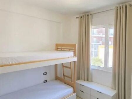 Jepet apartament 3+1 me qira tek Liqeni i Thate