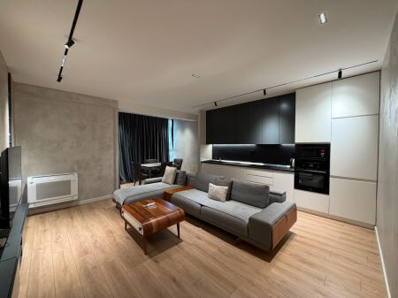 Apartament 1+1 per shitje tek Komuna e Parisit.
