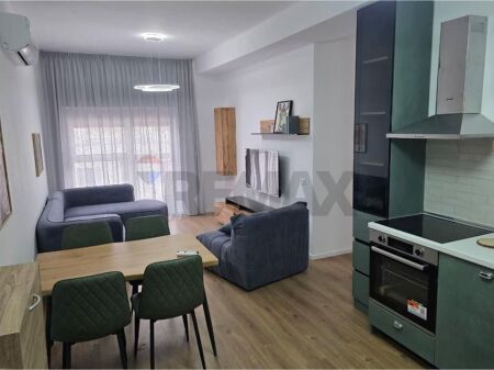 Apartament - Për Qira - Kompleksi Mangalem, Tiranë
