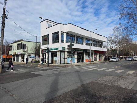 COMMERCIAL SPACE FOR RENT | LAPRAKË, LORD BYRON STREET