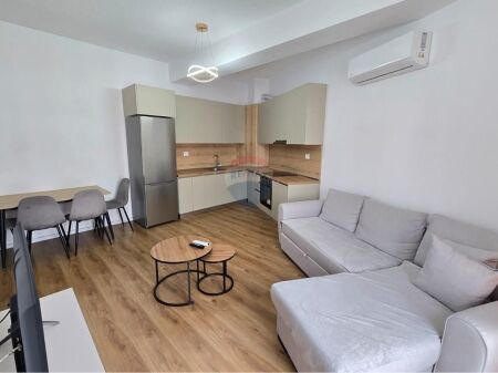 Apartament - Për Qira - Kompleksi Mangalem, Tiranë