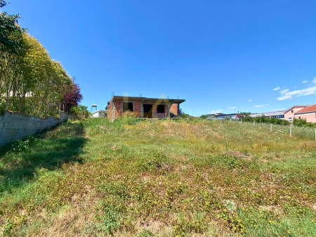 Tokë me Shtëpi në Fazë Karabinaje për Shitje – Vorë, pranë City Park
