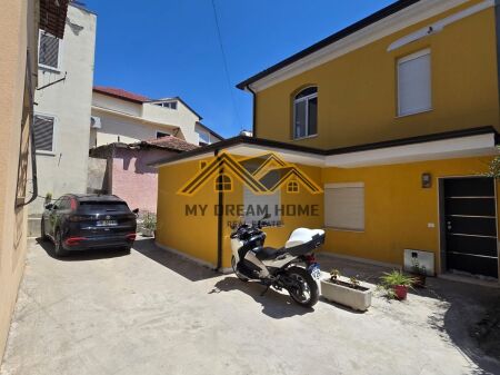 In vendita, Casa privata su 2 piani, Quartiere Re, Durazzo
