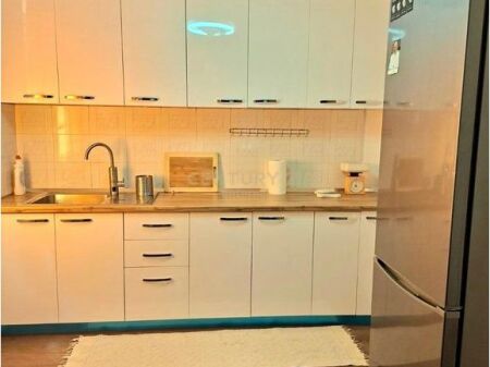 Apartament 2+1 me qira – Komuna e Parisit