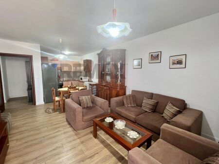 Apartament 2+1 per qira te Komuna e Parisit