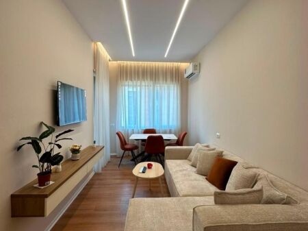 🏡 Shitet Apartament 1+1 – Rezidenca Henke, pranë Spitalit Amerikan 3