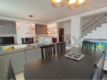 Duplex 3+1 per qira tek Blloku i Ambasadave