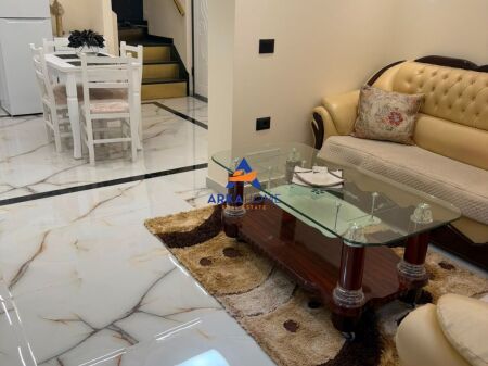 JEPET DUPLEX 2+1 ME QERA "PRANE AMBASADES AMERIKANE" 800 EURO