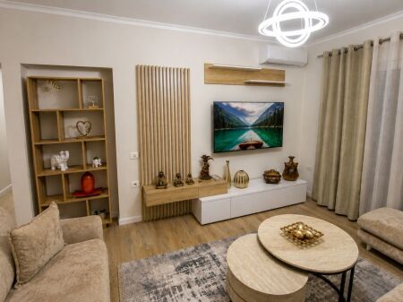 Affitto | Apartament 1 + 1 | Xhamlliku | 500 €/mese