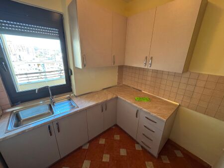  Jepet me Qera Apartament 1+1   Qendër, Tiranë – Tek 9-Katëshet