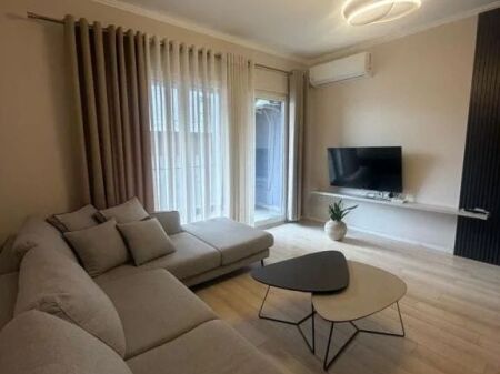 Apartament me qera 1+1 tek 5 Maji (ID B2101815) Tirane