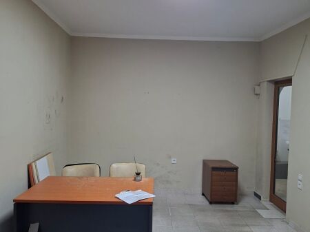SHOP FOR RENT, CENTER