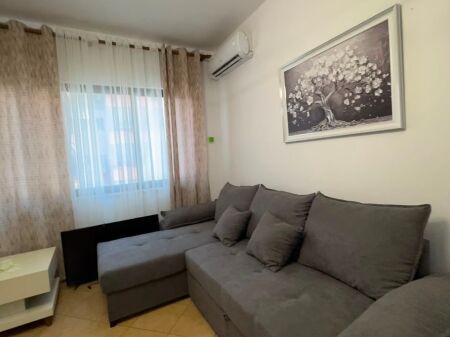 Jepen me qera Apartment 1+1+ballkonZgara 5Maji, 5 Maj