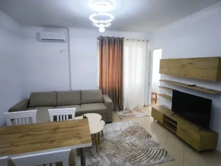 Affitto | Apartament 1 + 1+Ballkon | Astir | 470 €/mese