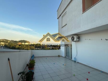 APPARTAMENTO 3+1+VERANDA CON VISTA MARE SULLA SPIAGGIA, IN VENDITA !