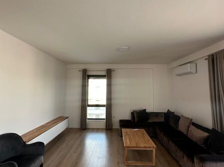 Jepet me Qira Apartament 3+1 me Verandë – Rezidenca Erli