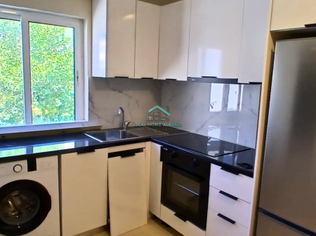 APPARTAMENTO 1+1 IN AFFITTO – VICINO ALLA SCUOLA INDUSTRIALE, VLORË