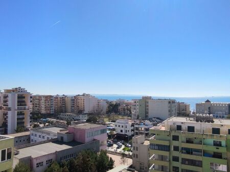 SHITET APARTAMENT 2+1 ME PAMJE DETI NË PLAZH HEKURUDHË
