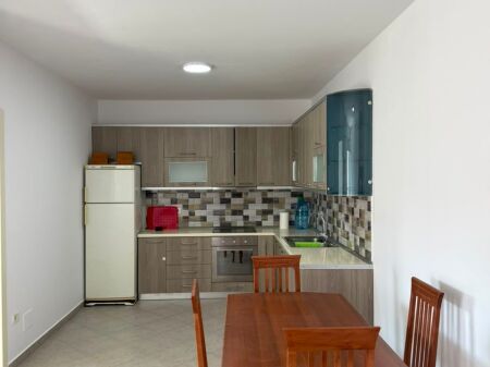 Jepet me Qera Apartament 2+1 – Astir, te Vila L