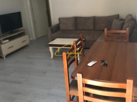 APARTAMENT ME QIRA 1+1 ISH TREGU ELEKTRIK 40.000 LEKE