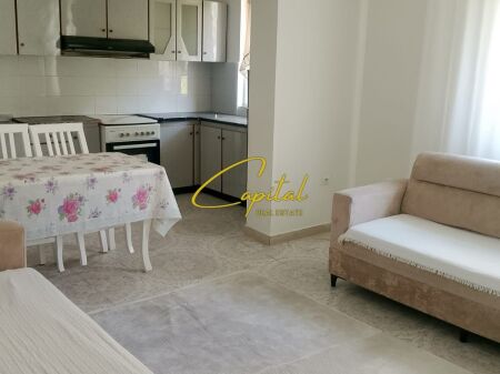 APARTAMENT EMEQIRA 2+1 ISH TREGU ELEKTRIK 40.000 LEKE