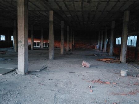 MAGAZZINI IN AFFITTO 700 M2 VORE 250.000 LEKE FH-83700