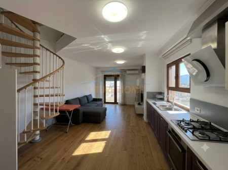 Qera,Duplex + Post Parkimi, Liqeni i Thate