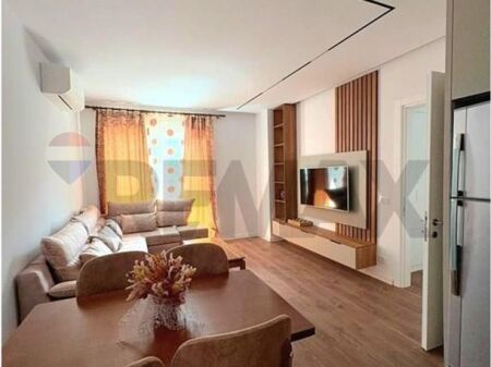 Affittasi appartamento 2+1 a Univers City