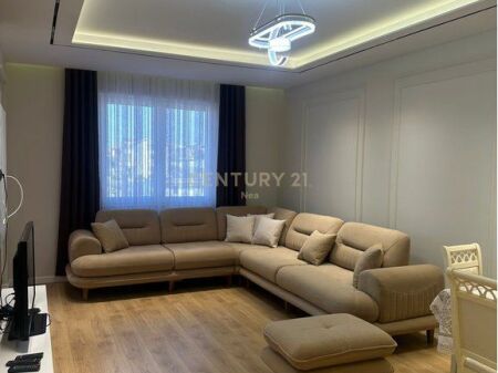 Jepet me qira apartament 2+1 + post parkimi, në zonën e Paskuqanit