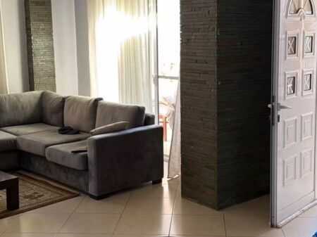  JEPET ME QERA SHTËPI PRIVATE 3+1 – SELITE