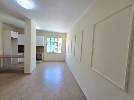 Appartamento 1+1 in vendita a Shkembi i Kavajes, vicino all'Hotel Leonardo, Mali i Robit, Durres, Plepat.