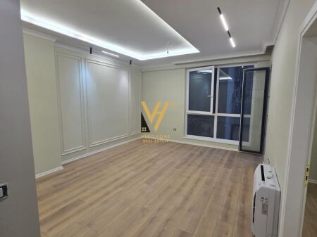 JEPET ZYRE 67 M2 ME QIRA TE KOMUNA E PARISIT 600 EURO