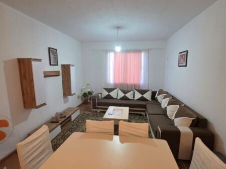 Apartament 2+1+parkim me qira në Fresk
