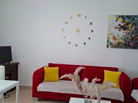 Affittasi Appartamento 2+1+1 con Balcone