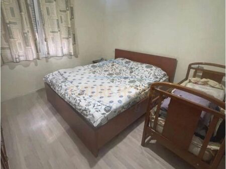 Apartament 1+1 (i konvertuar në 2+1) me Qira pranë Ish Tregut Elektrik, Rruga Mihal Grameno